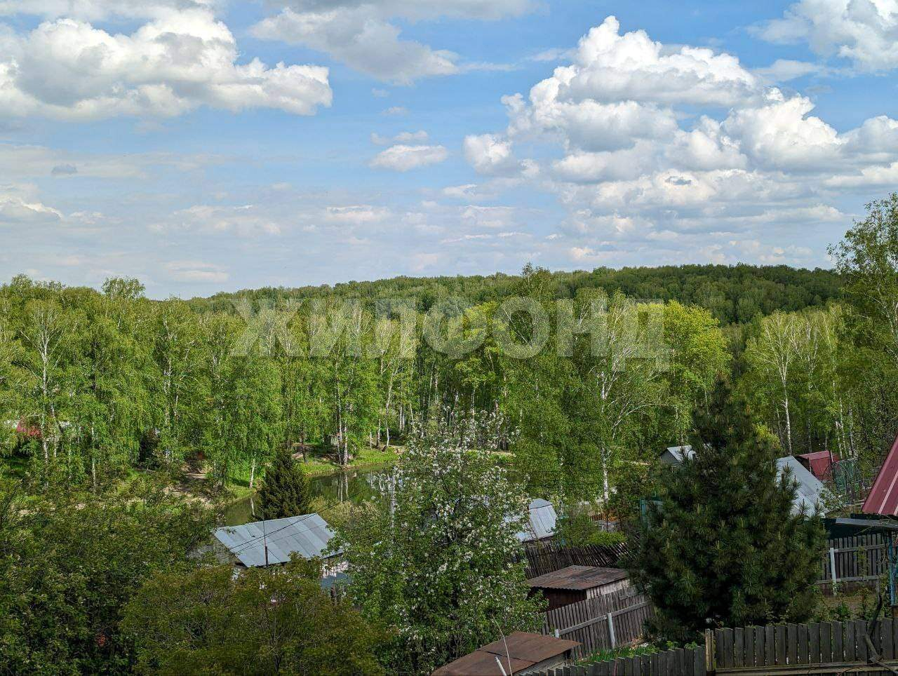 Продам земельный участок 1200 м.кв.