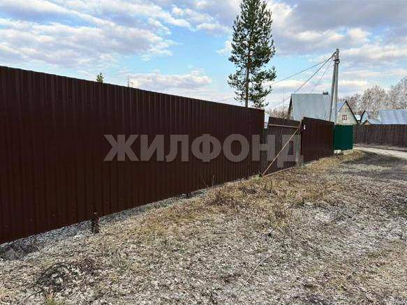 Продам земельный участок 600 м.кв.