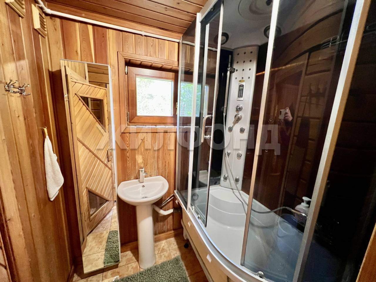 Продам земельный участок 1800 м.кв.