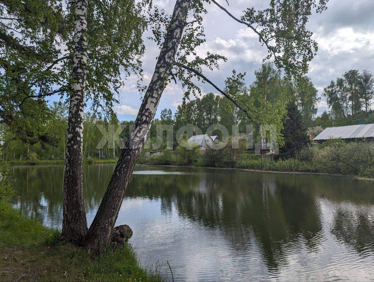 Продам земельный участок 1200 м.кв.