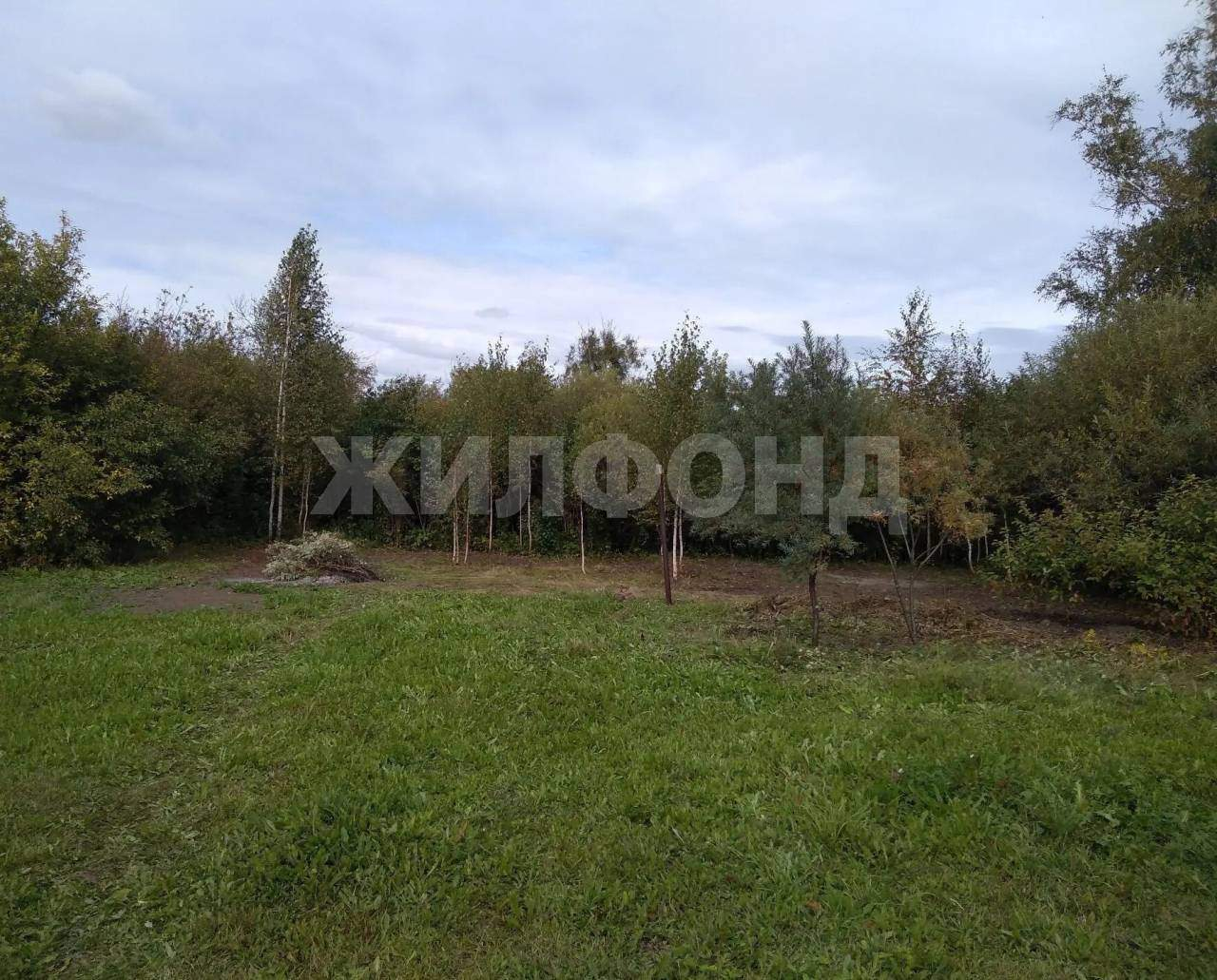 Продам земельный участок 1000 м.кв.