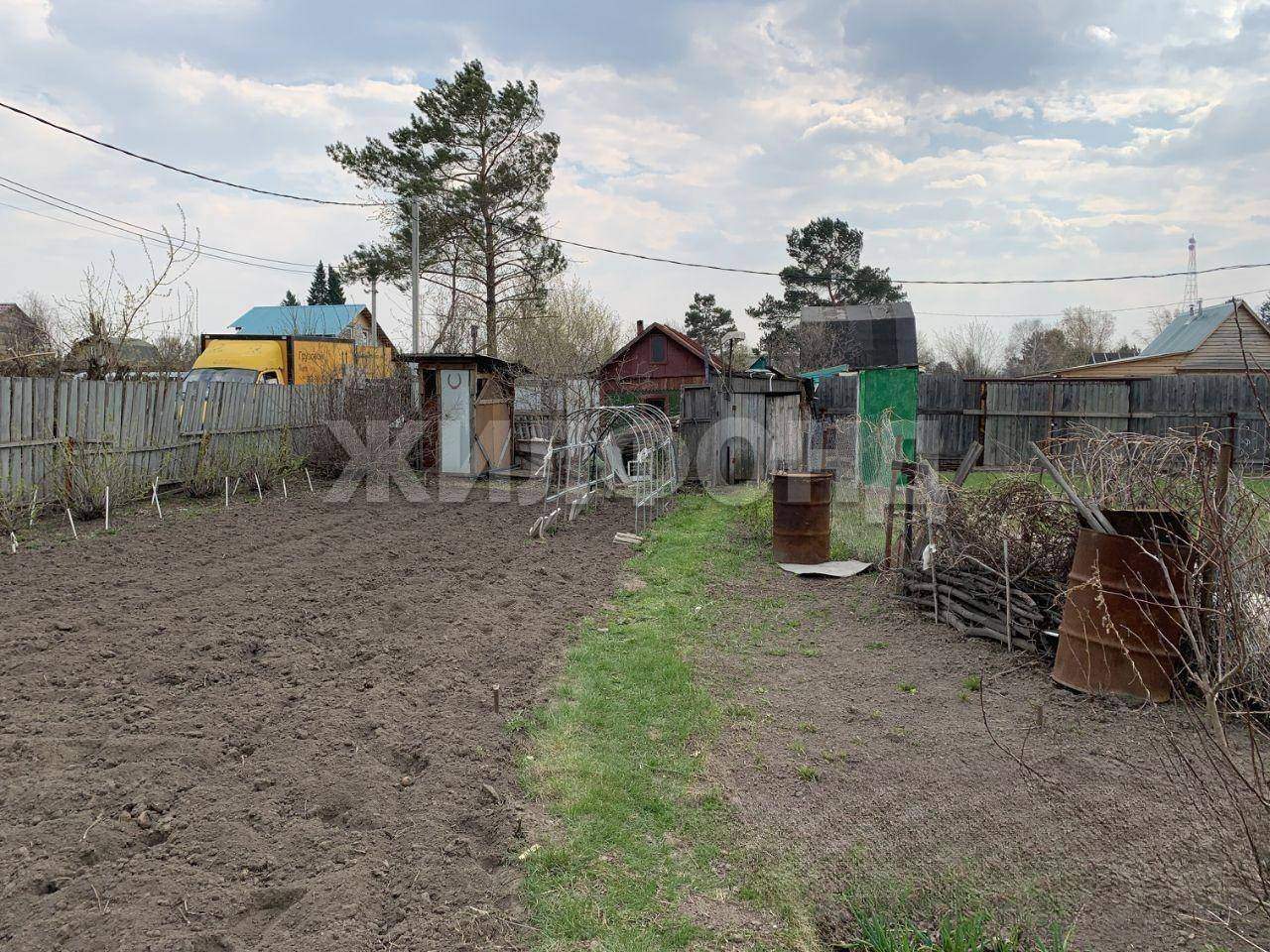 Продам земельный участок 660 м.кв.