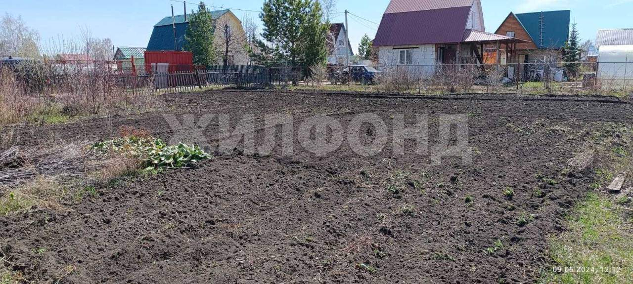 Продам земельный участок 750 м.кв.