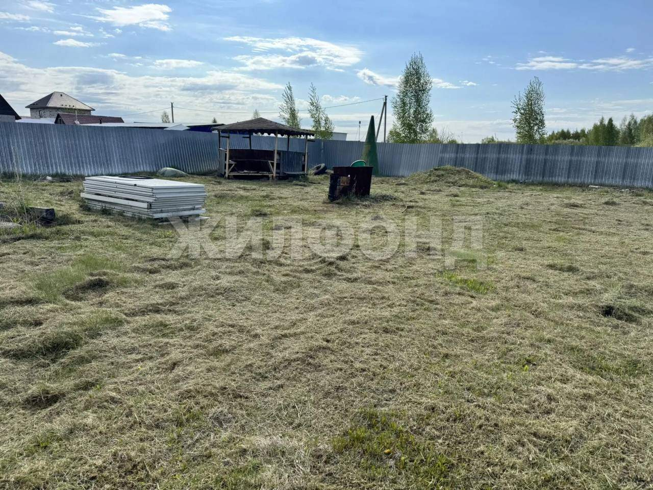 Продам земельный участок 1200 м.кв.