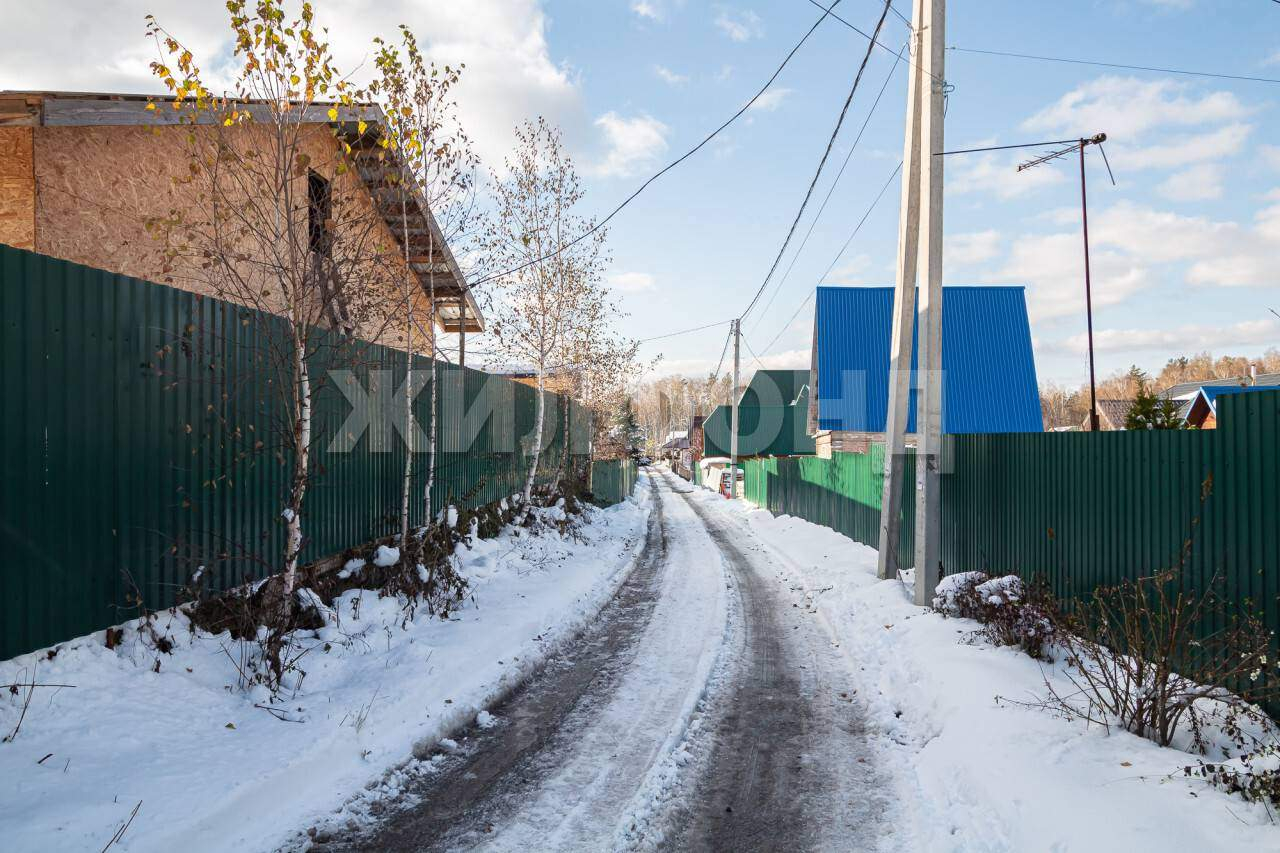 Продам земельный участок 570 м.кв.