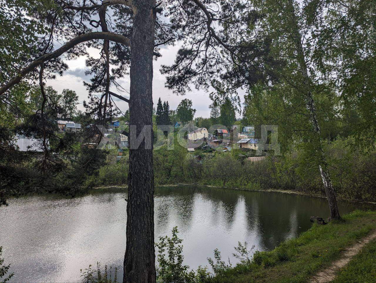 Продам земельный участок 1200 м.кв.