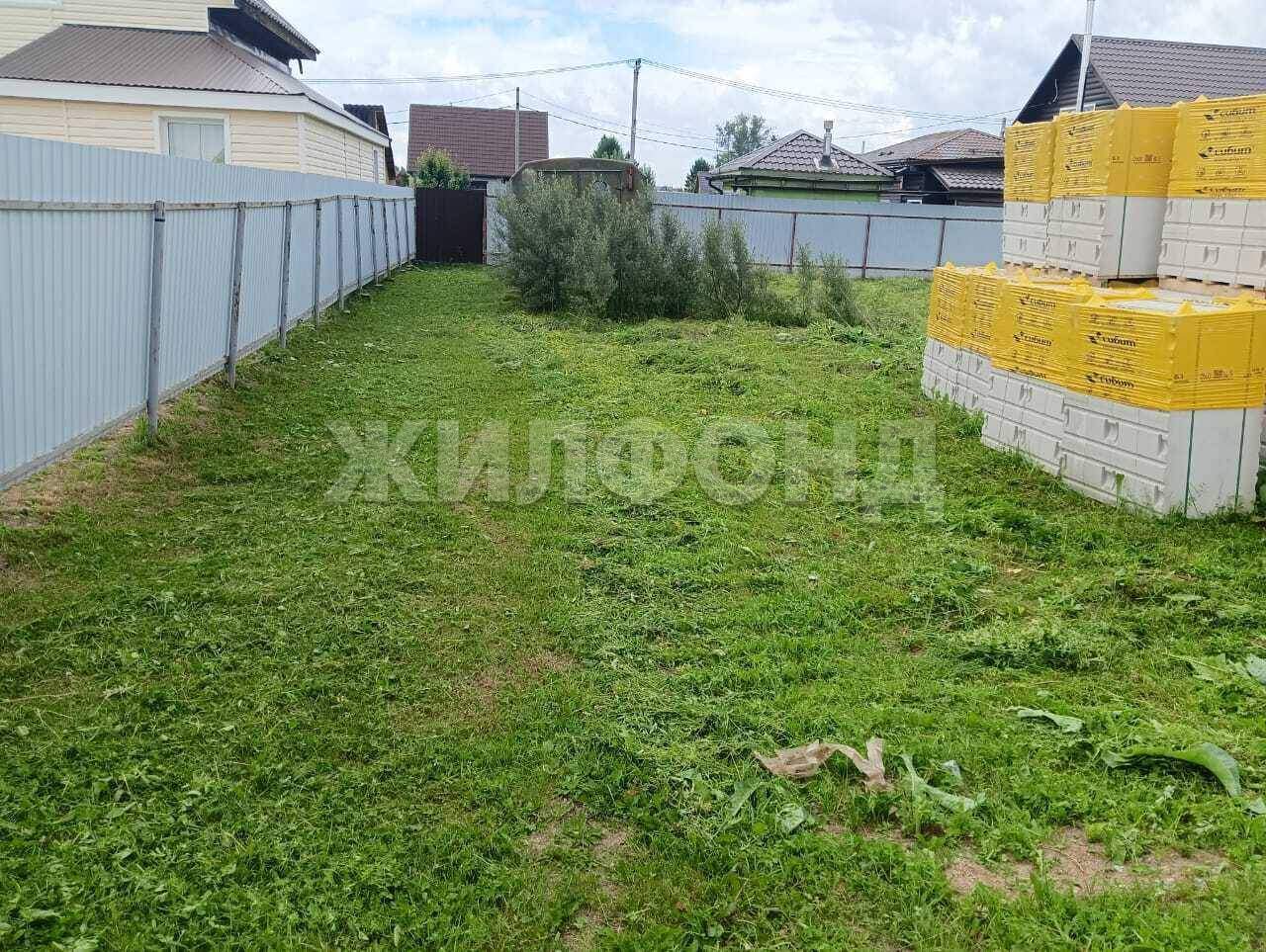 Продам земельный участок 800 м.кв.