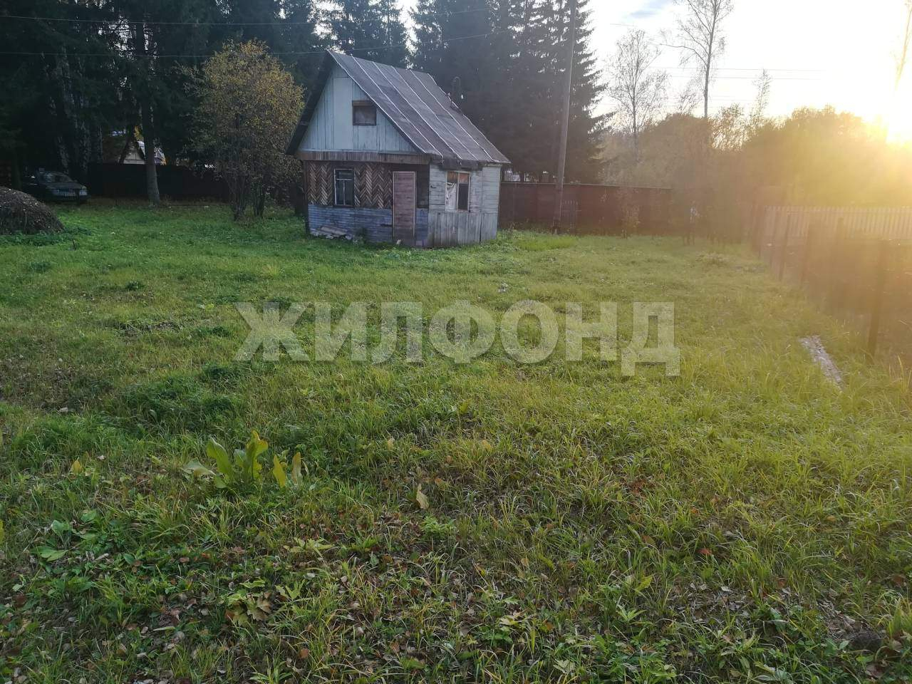 Продам земельный участок 523 м.кв.