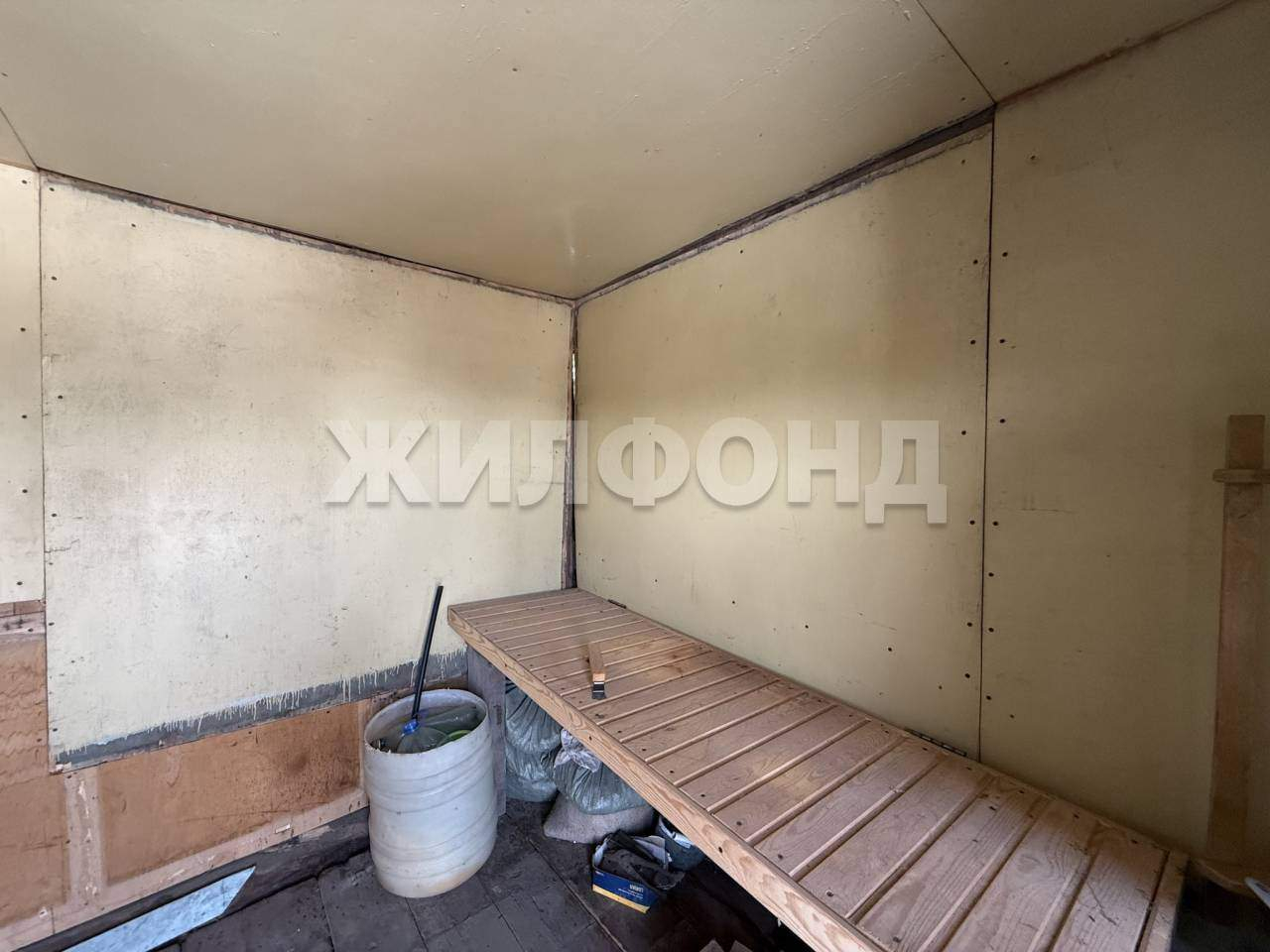 Продам земельный участок 824 м.кв.