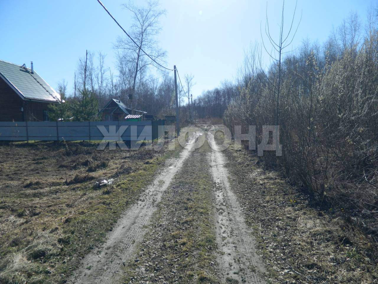 Продам земельный участок 600 м.кв.