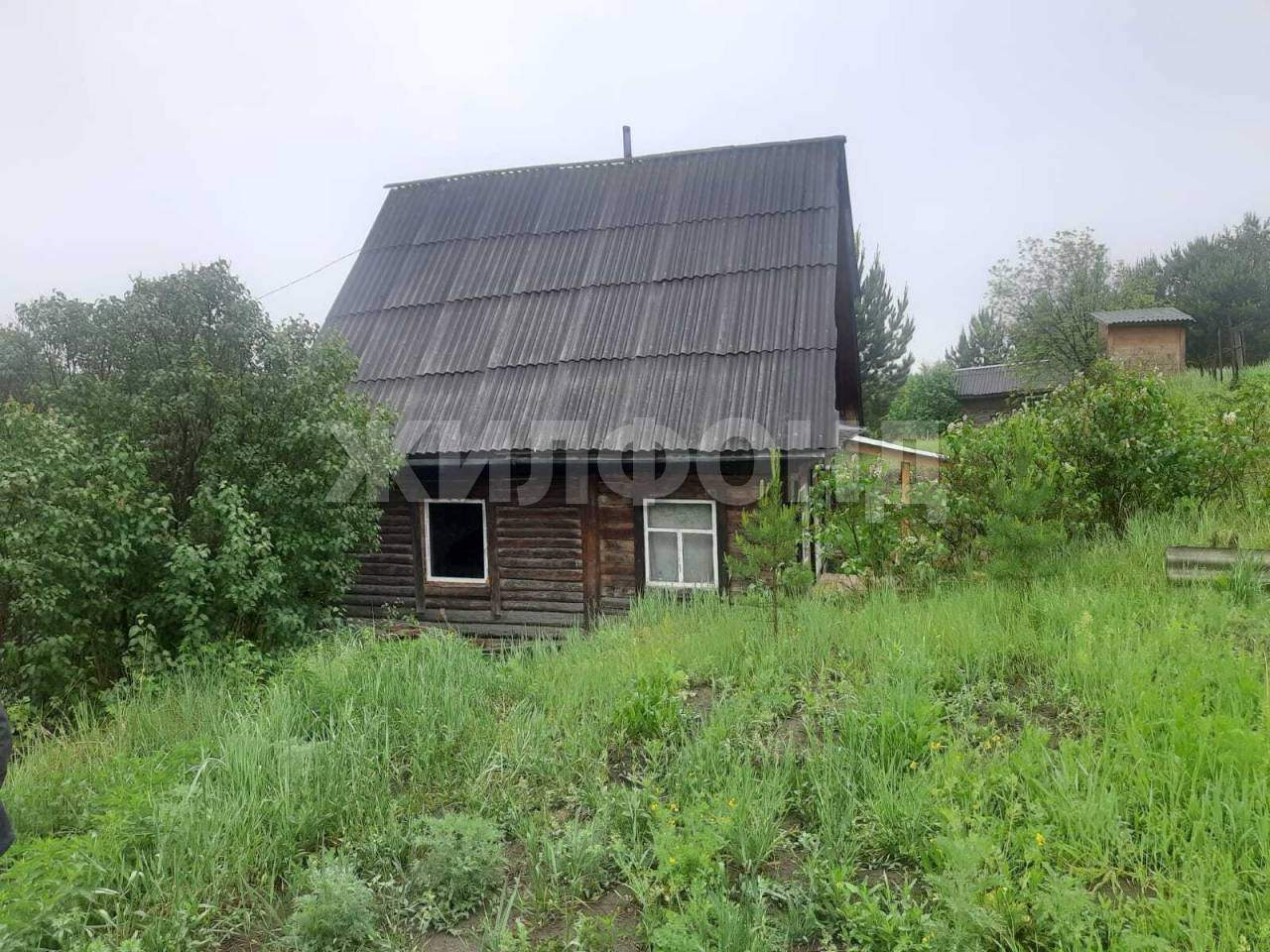 Продам земельный участок 824 м.кв.