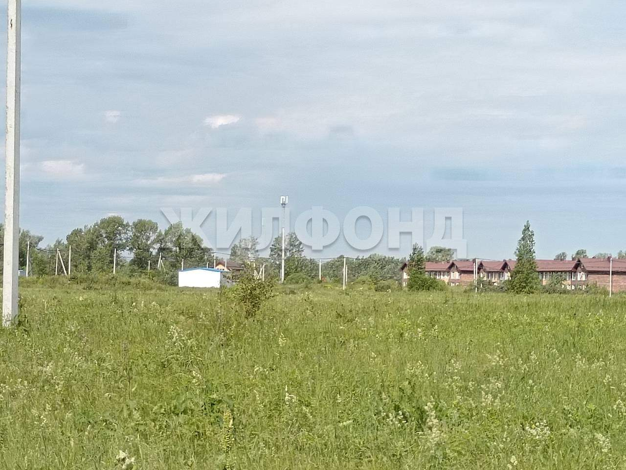 Продам земельный участок 1000 м.кв.
