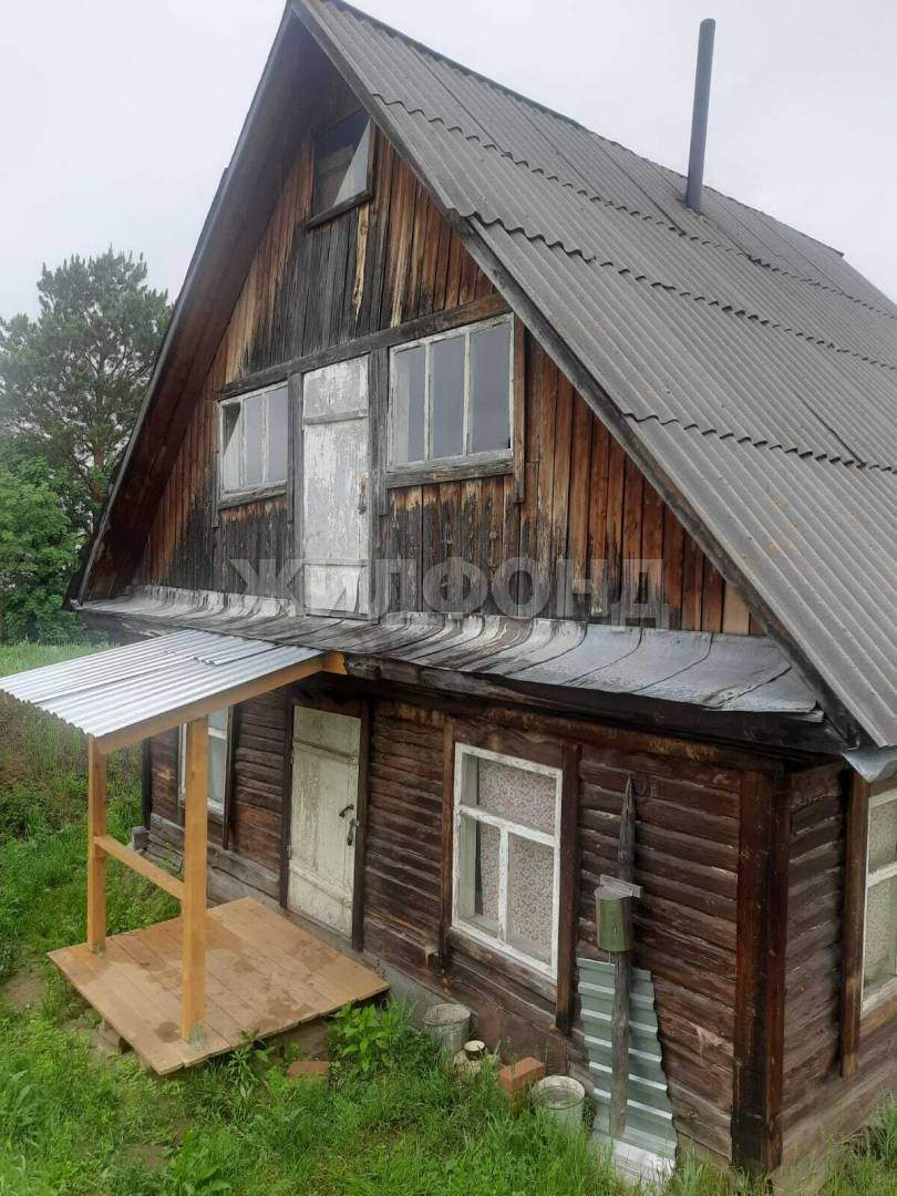 Продам земельный участок 824 м.кв.