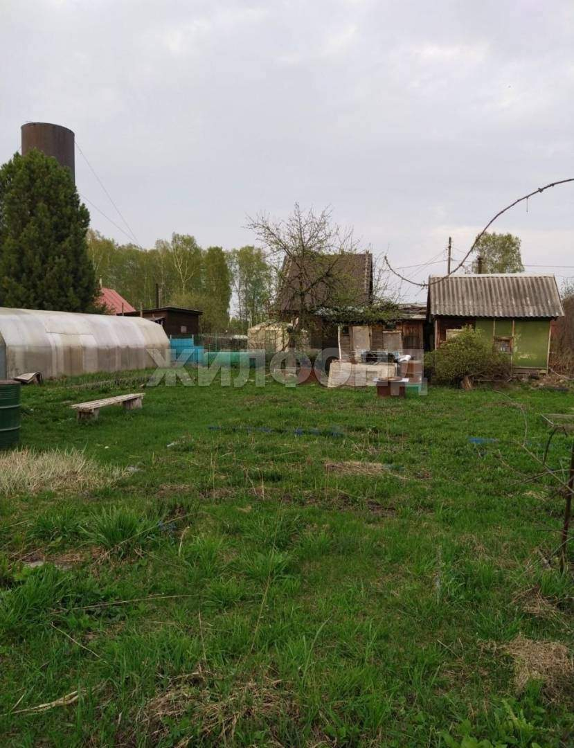 Продам земельный участок 600 м.кв.