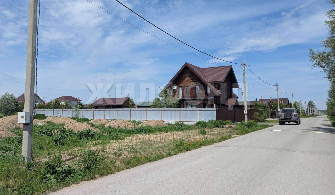 Продам земельный участок 1000 м.кв.