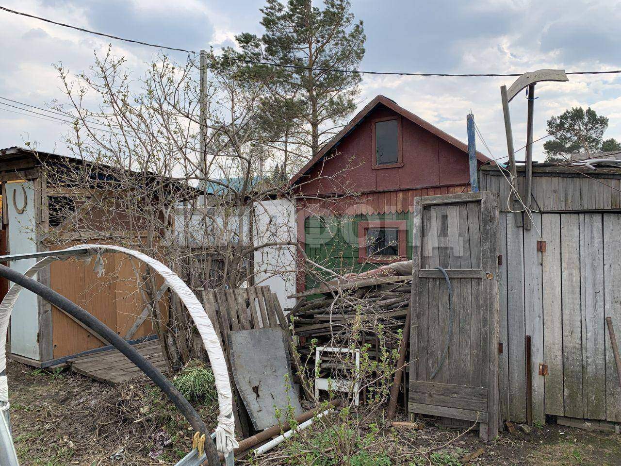 Продам земельный участок 660 м.кв.