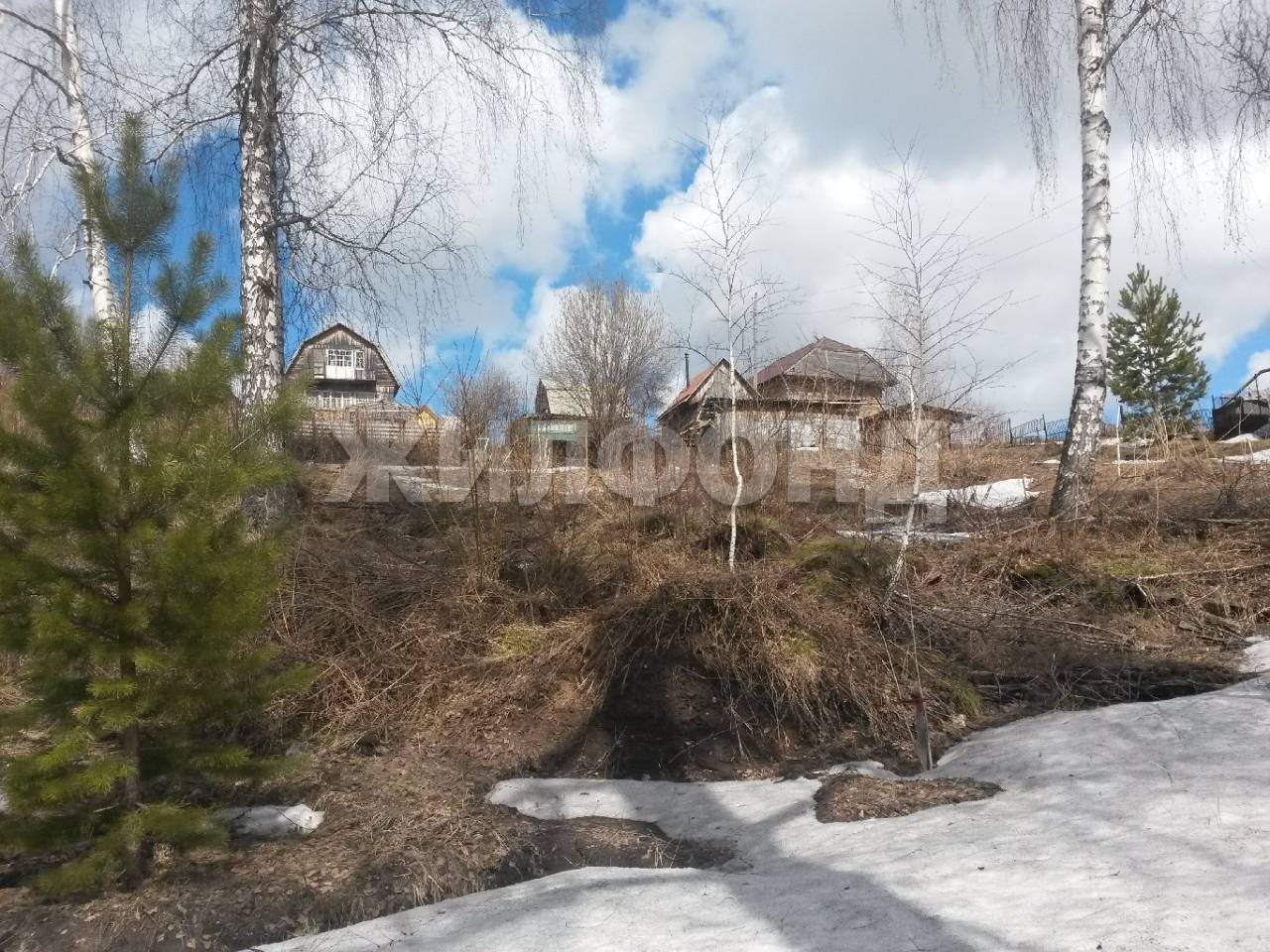 Продам земельный участок 1200 м.кв.