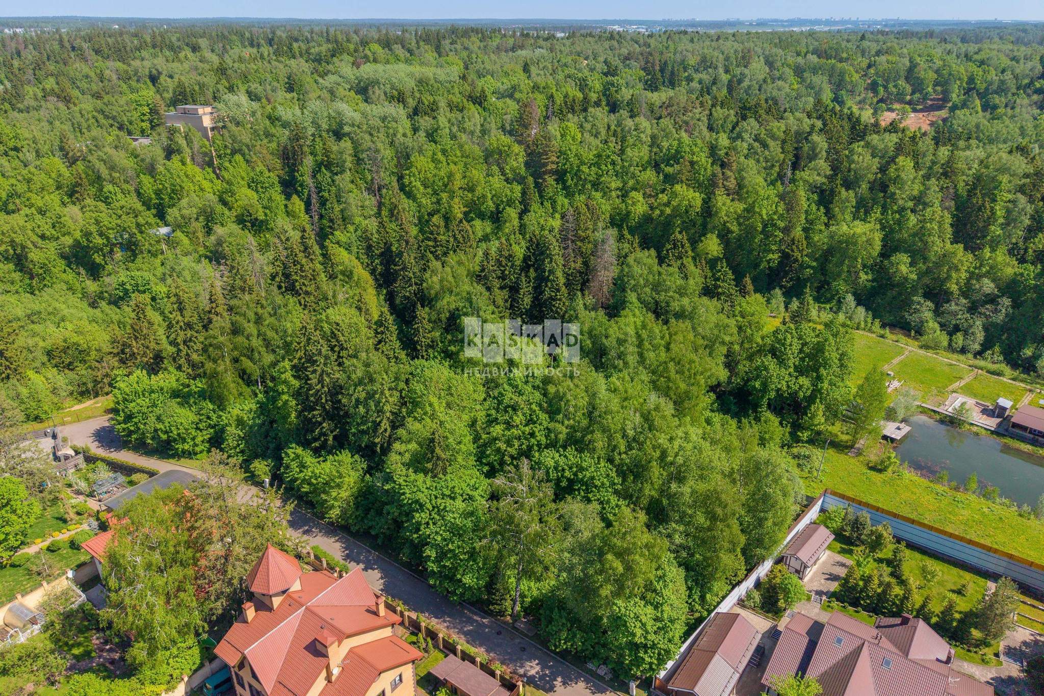 Продам земельный участок 1900 м.кв.