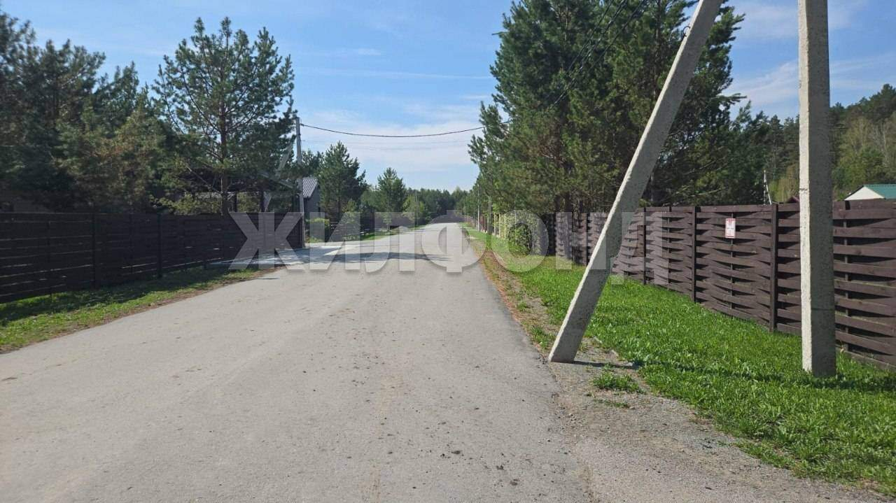 Продам земельный участок 1300 м.кв.