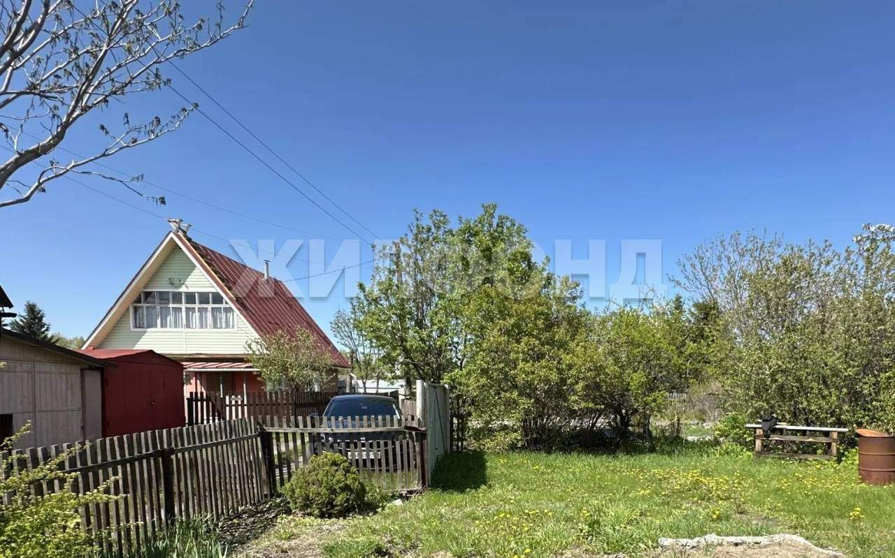 Продам земельный участок 1200 м.кв.