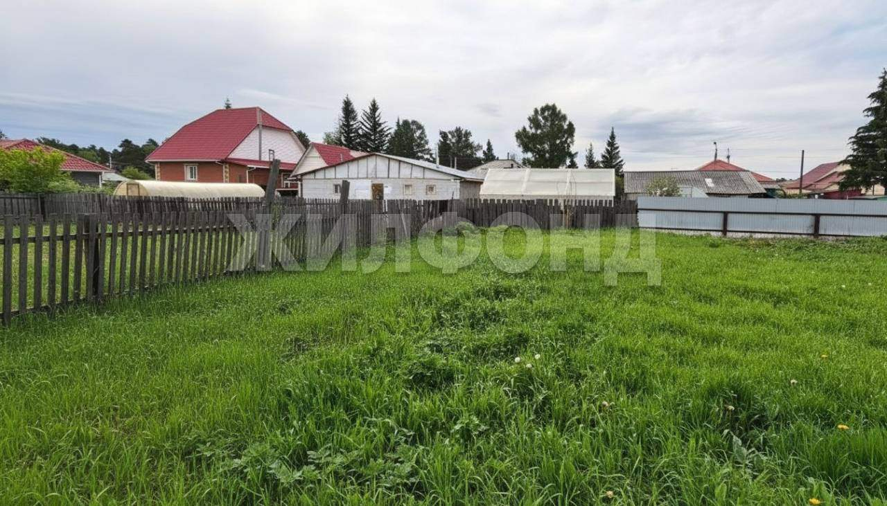 Продам земельный участок 724 м.кв.
