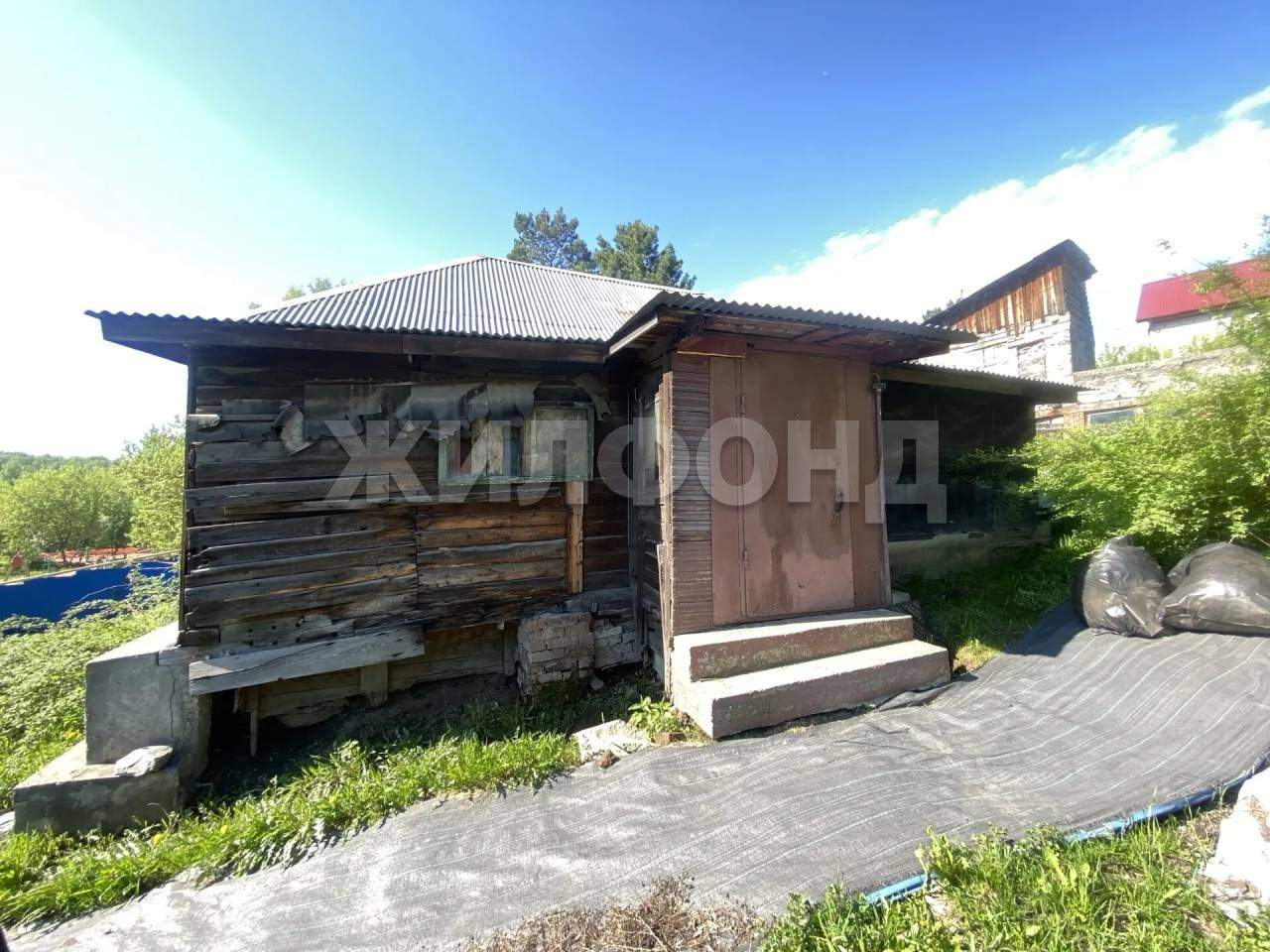 Продам земельный участок 784 м.кв.