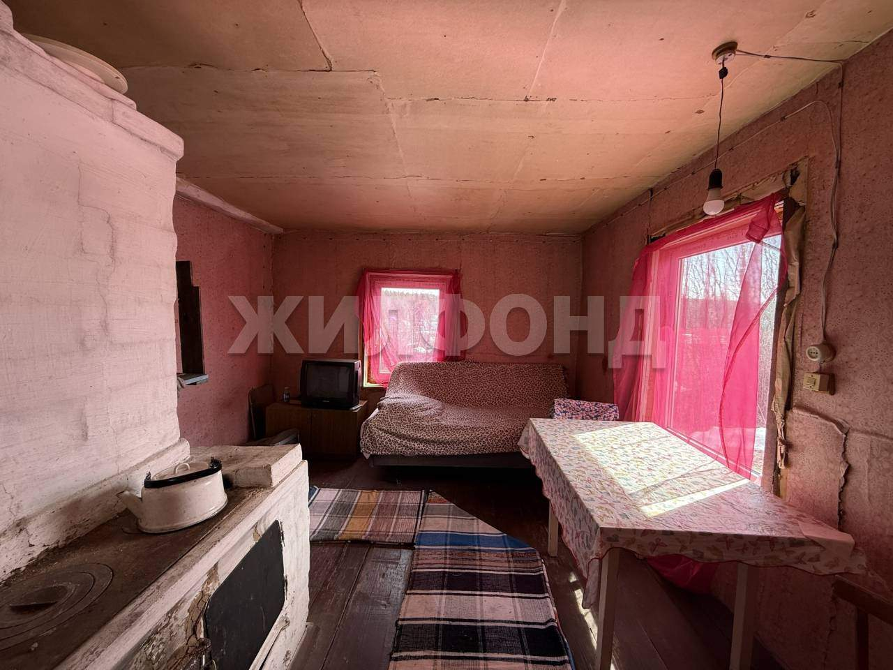 Продам земельный участок 824 м.кв.