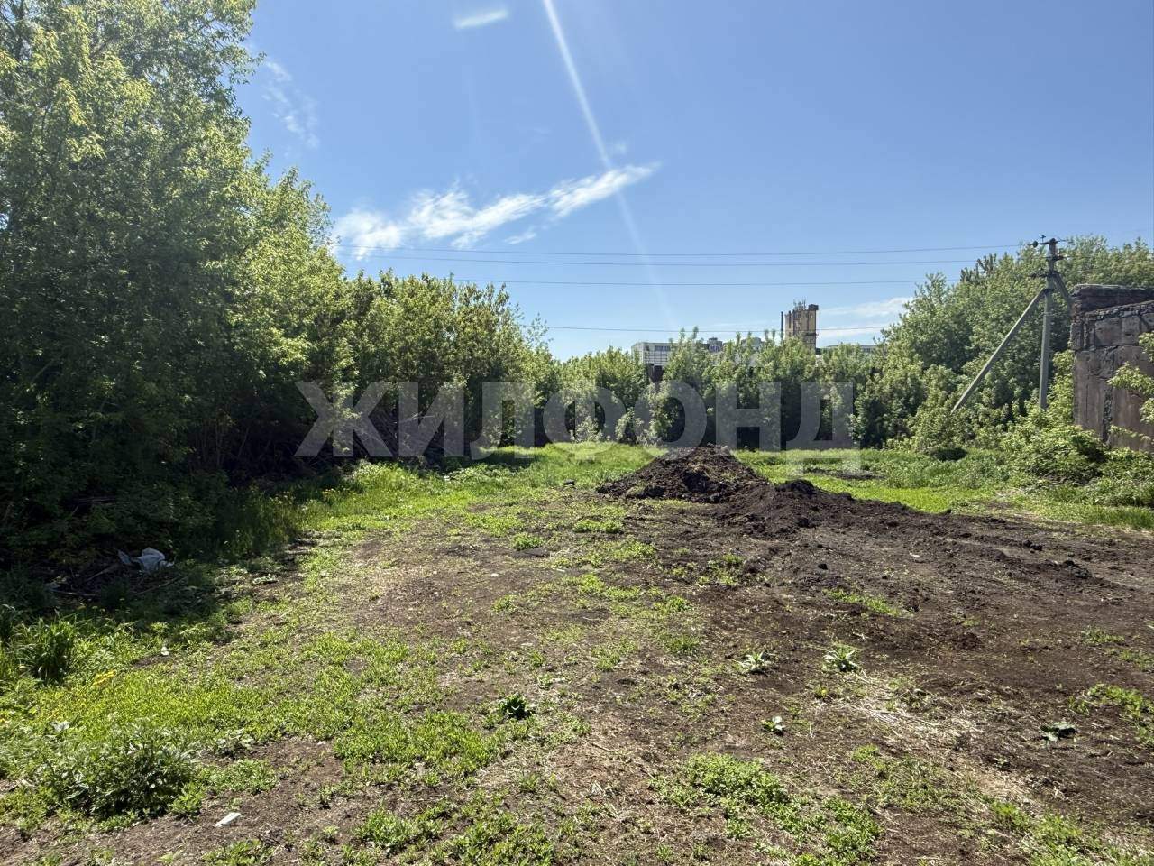 Продам земельный участок 1400 м.кв.