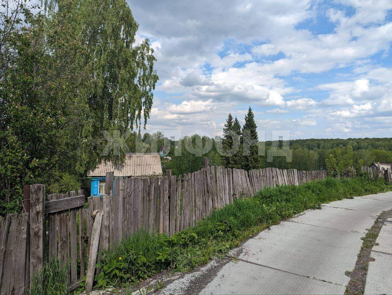 Продам земельный участок 600 м.кв.