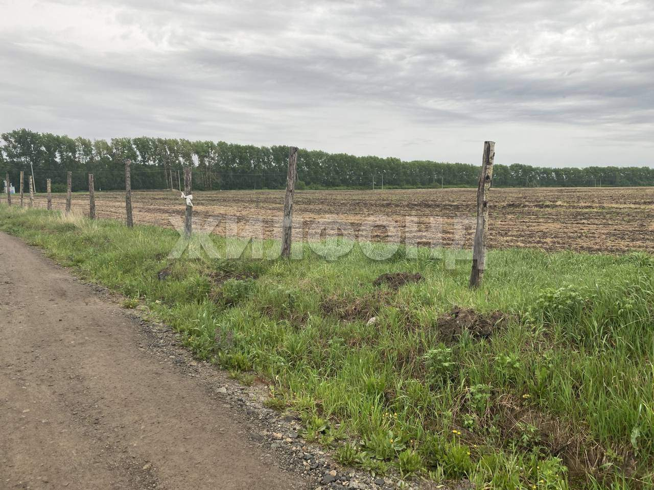 Продам земельный участок 50400 м.кв.