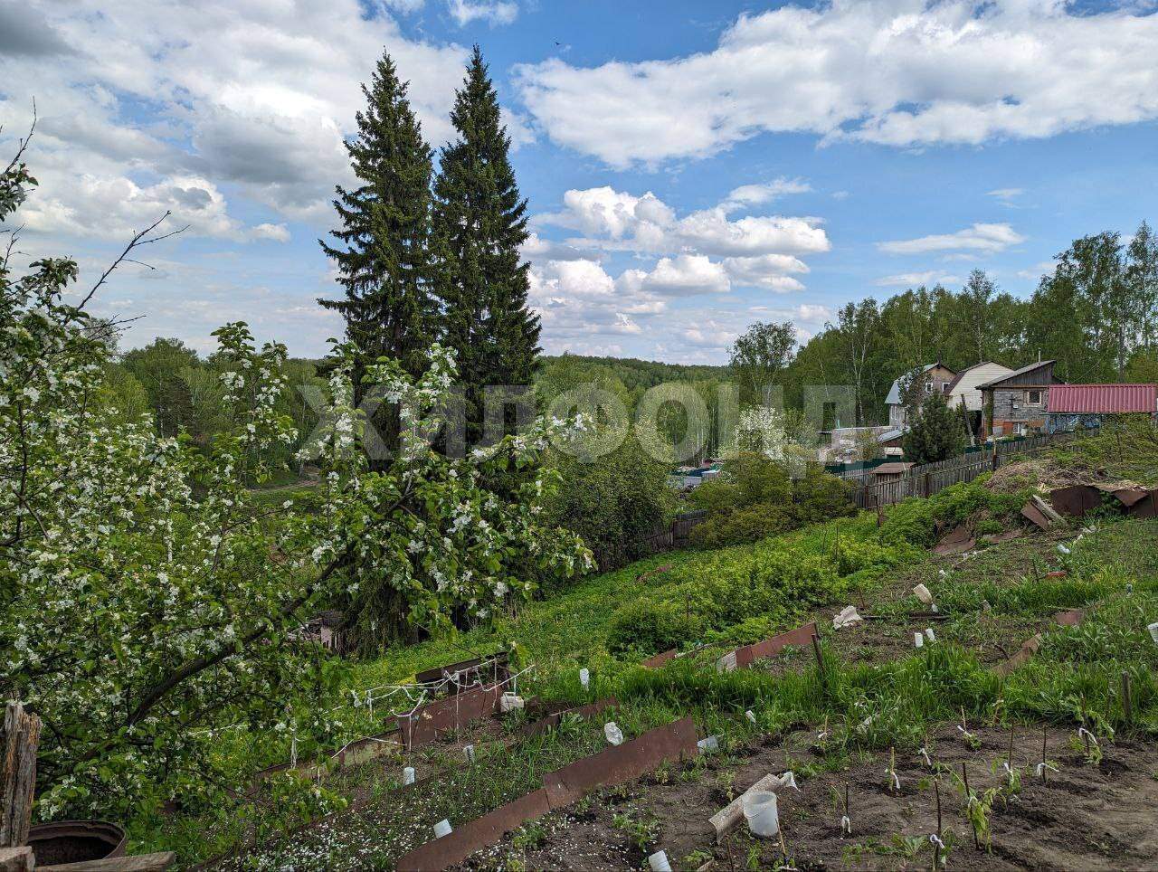 Продам земельный участок 1200 м.кв.
