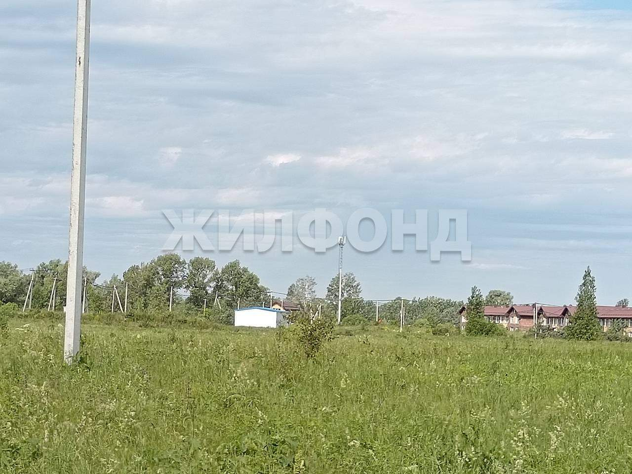 Продам земельный участок 1000 м.кв.