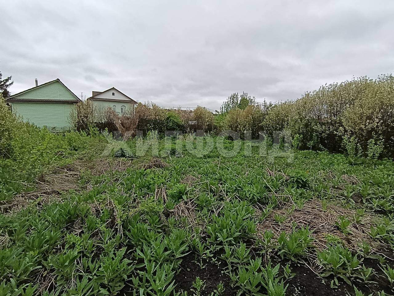 Продам земельный участок 1354 м.кв.