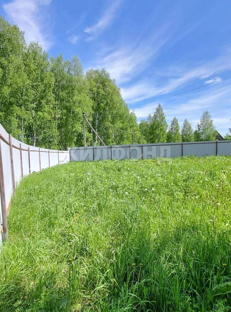 Продам земельный участок 1098 м.кв.