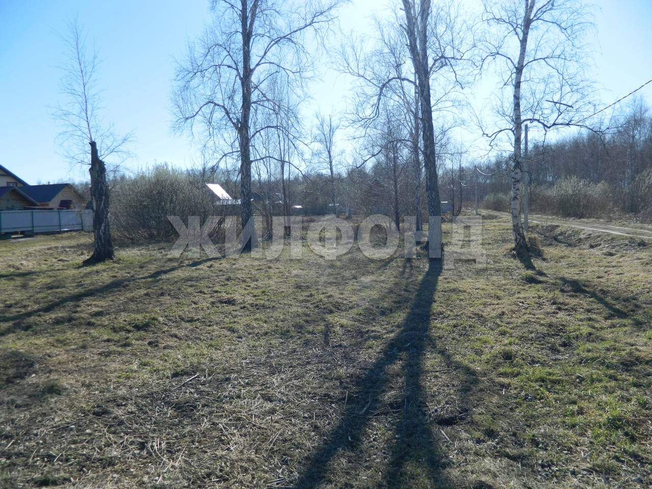 Продам земельный участок 600 м.кв.