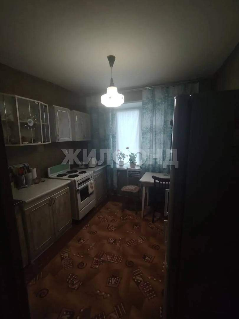 Квартира на продажу в Северске, Калинина улица, 100 фото №0