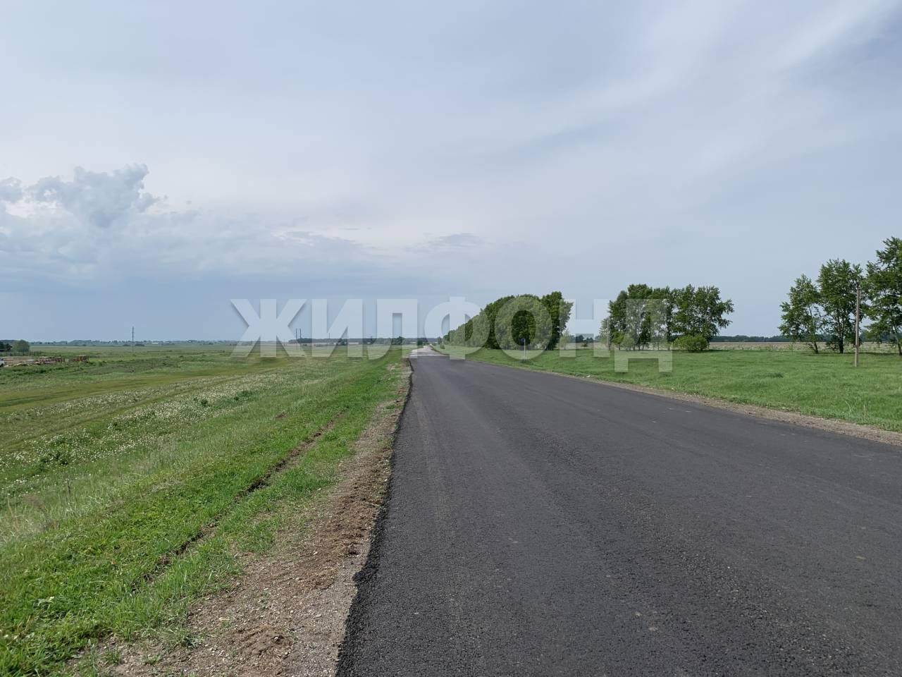 Продам земельный участок 600 м.кв.