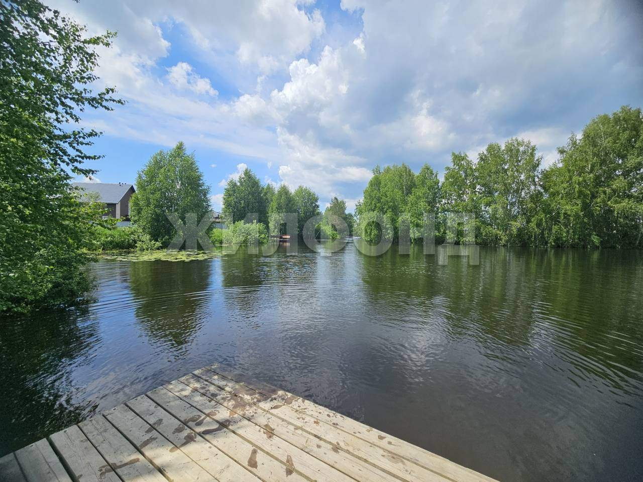 Продам земельный участок 1200 м.кв.
