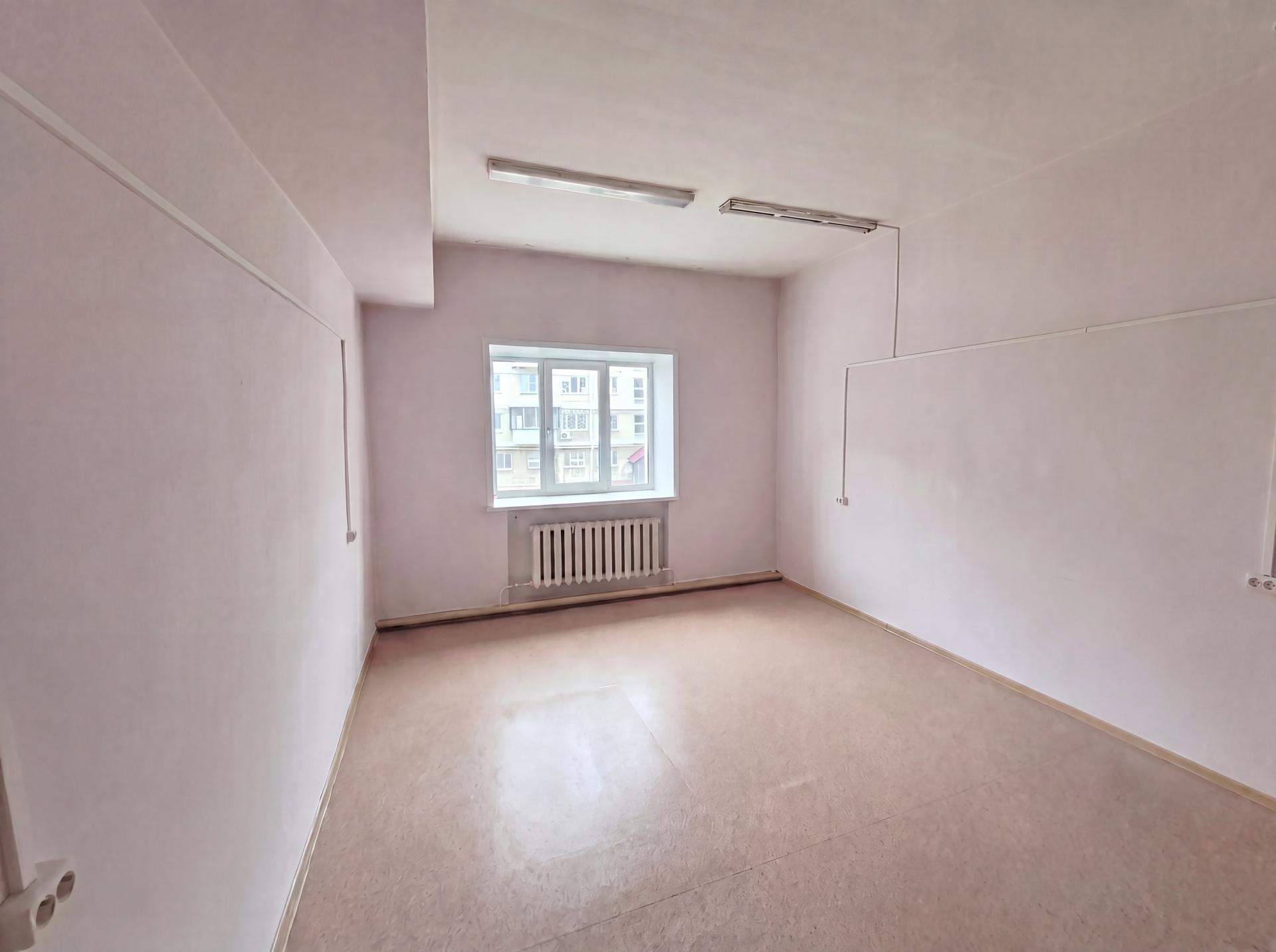 Продам торговое помещение 967.8 м.кв.