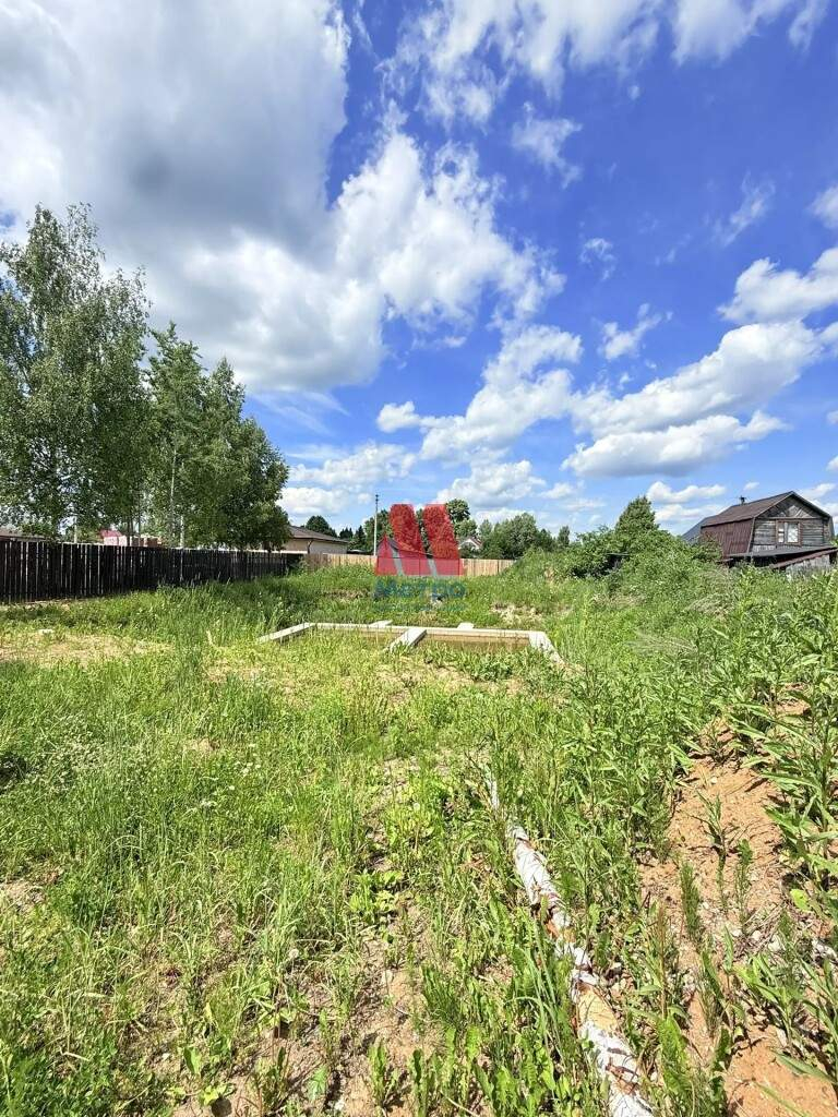 Продам земельный участок 1400 м.кв.