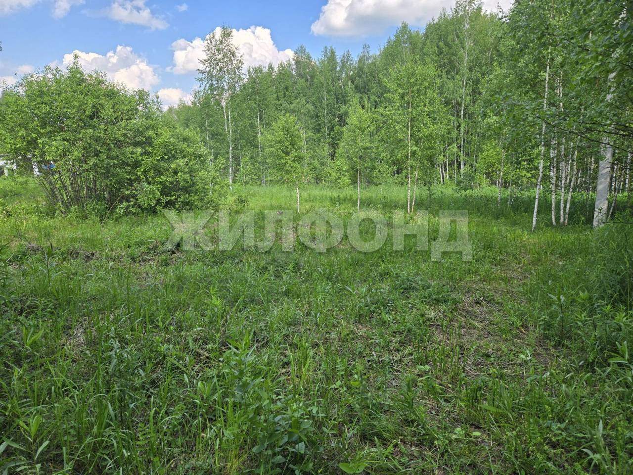 Продам земельный участок 600 м.кв.