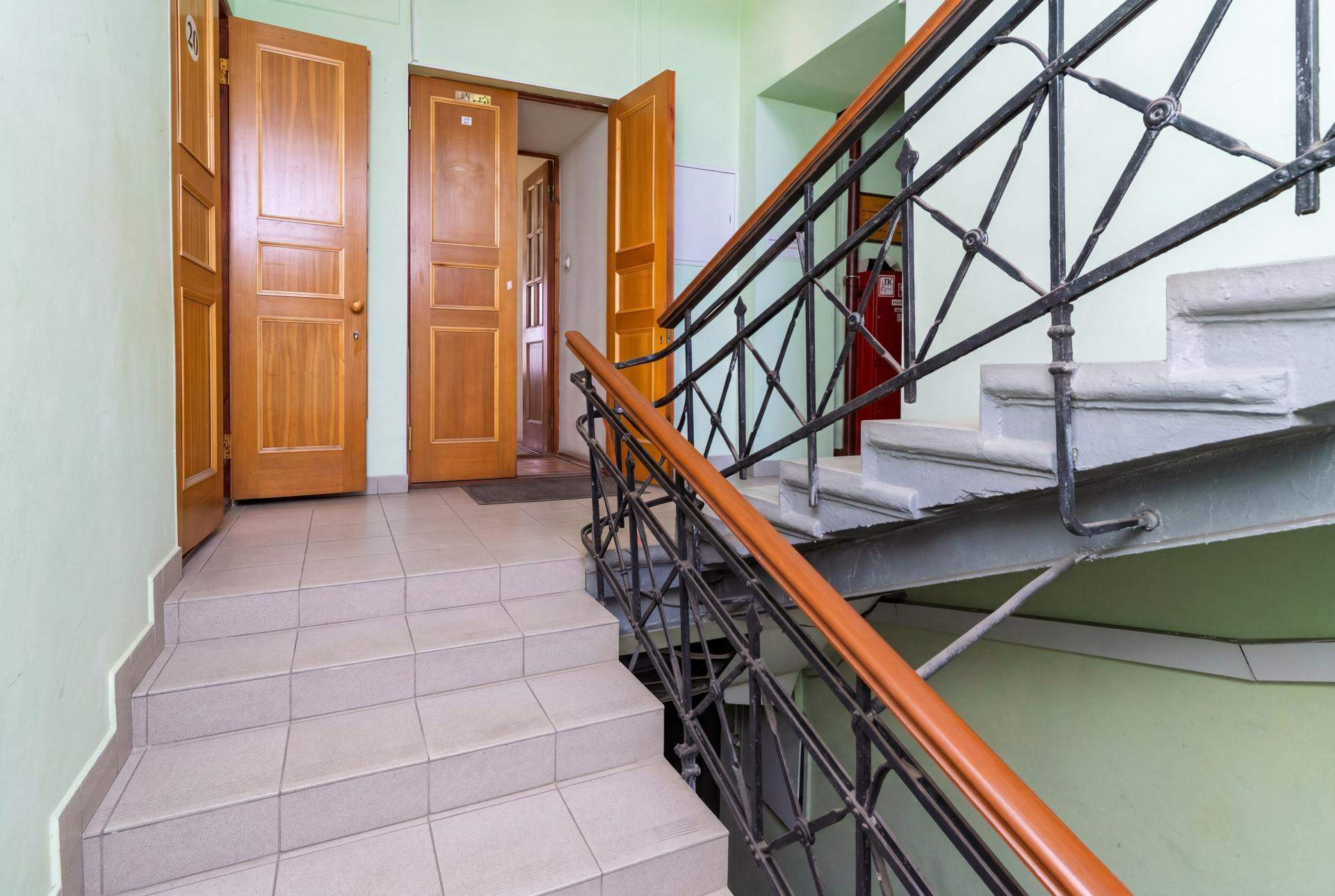 Продам торговое помещение 2411.7 м.кв.