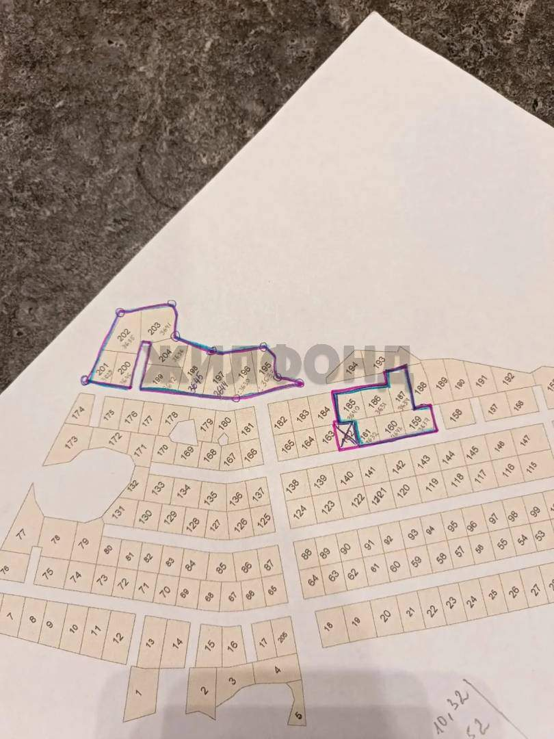 Продам земельный участок 2100 м.кв.