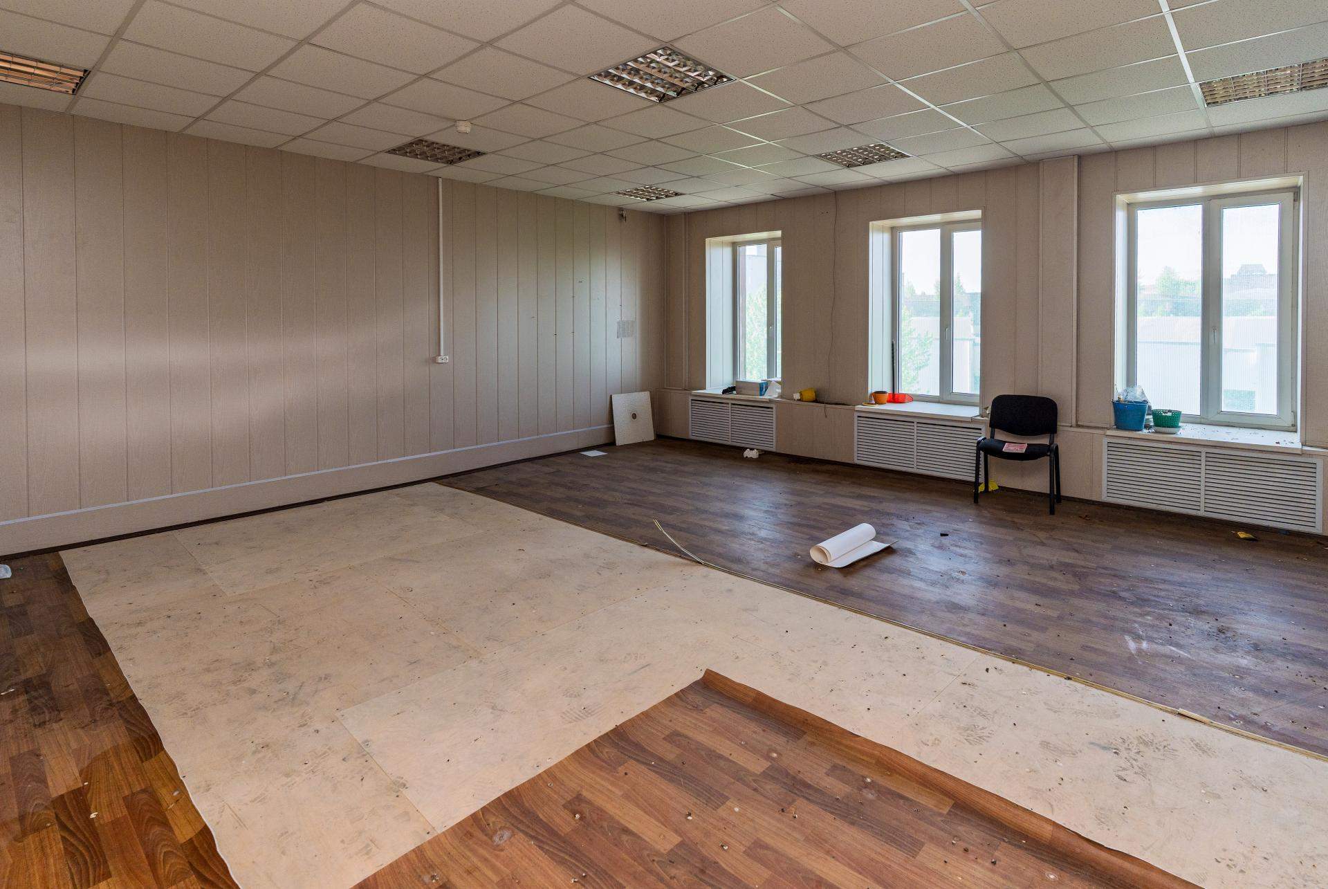 Продам торговое помещение 2411.7 м.кв.