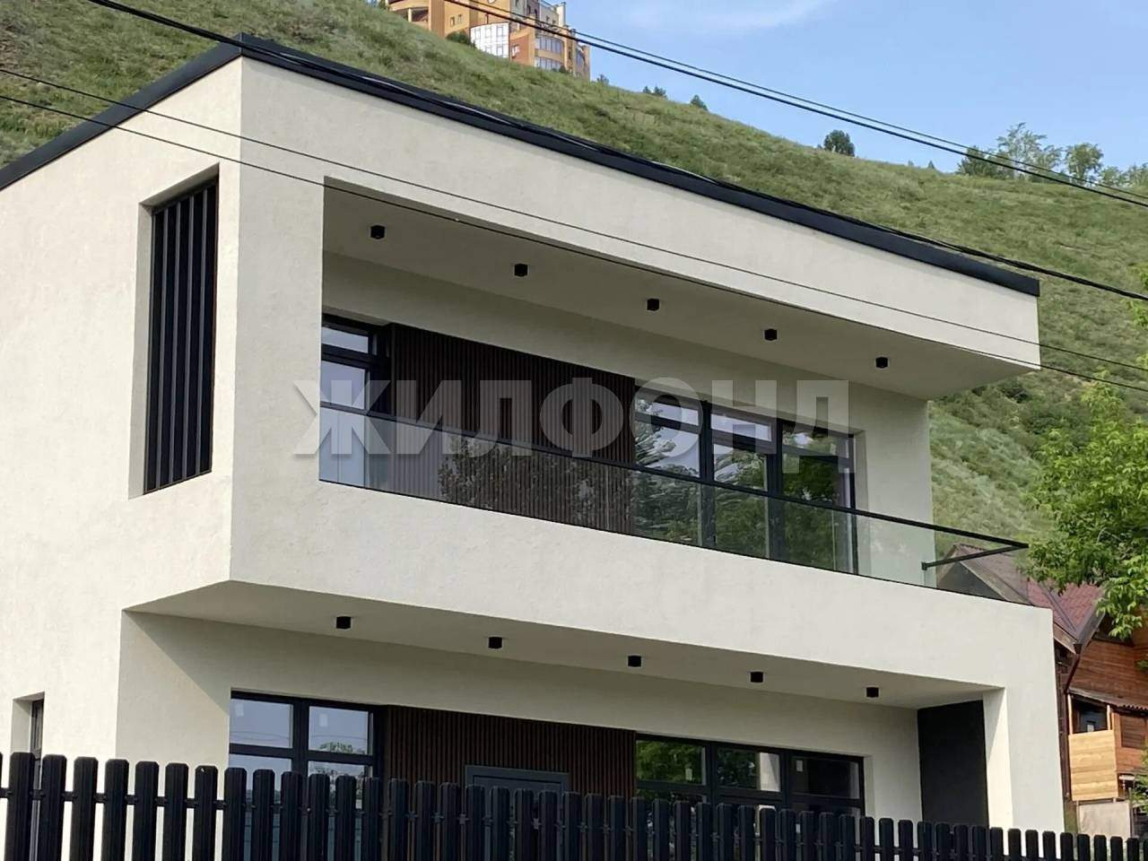 Дом на продажу в Красноярске, Благодатная улица фото №1