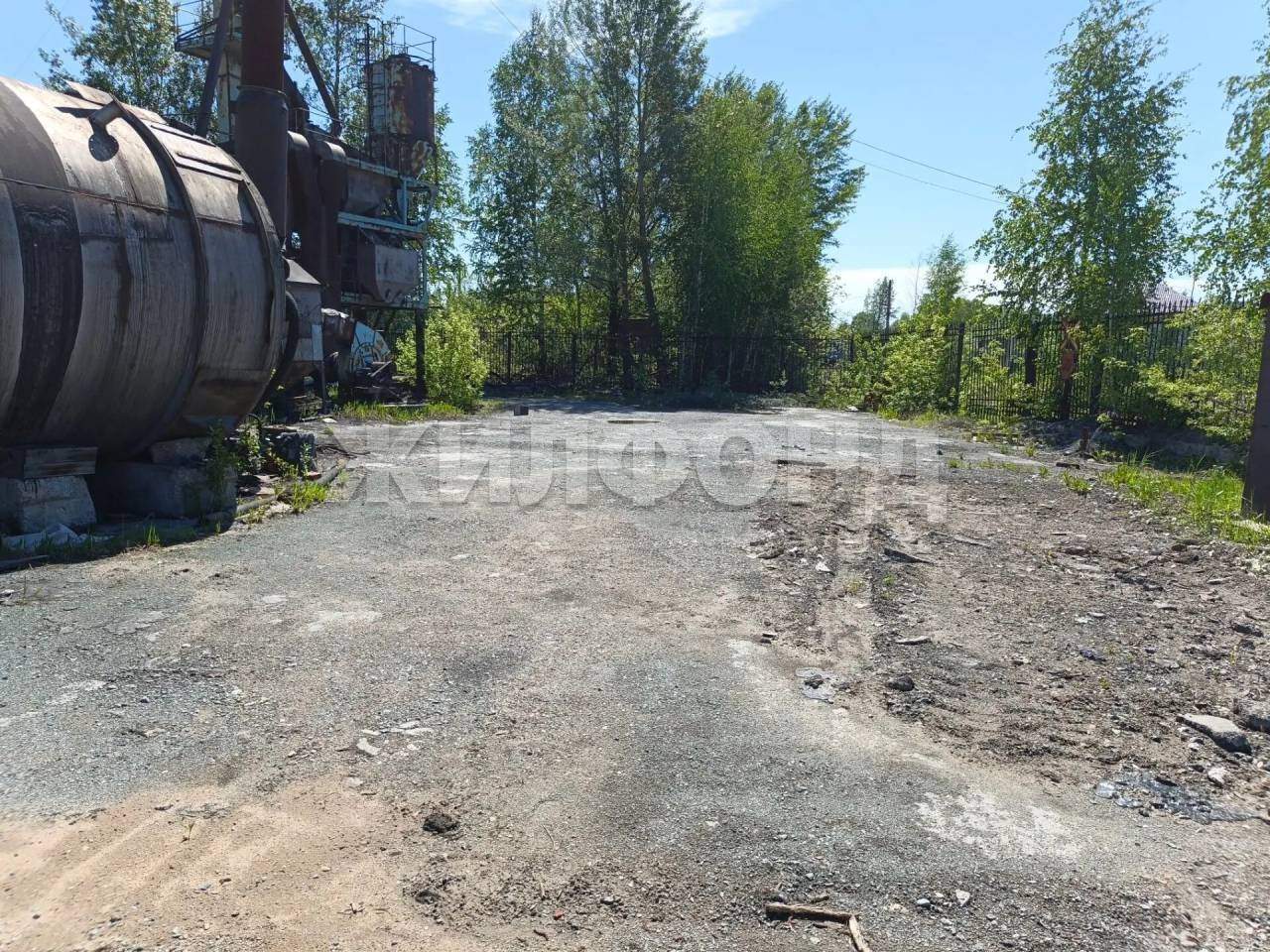 Продам земельный участок 1700 м.кв.