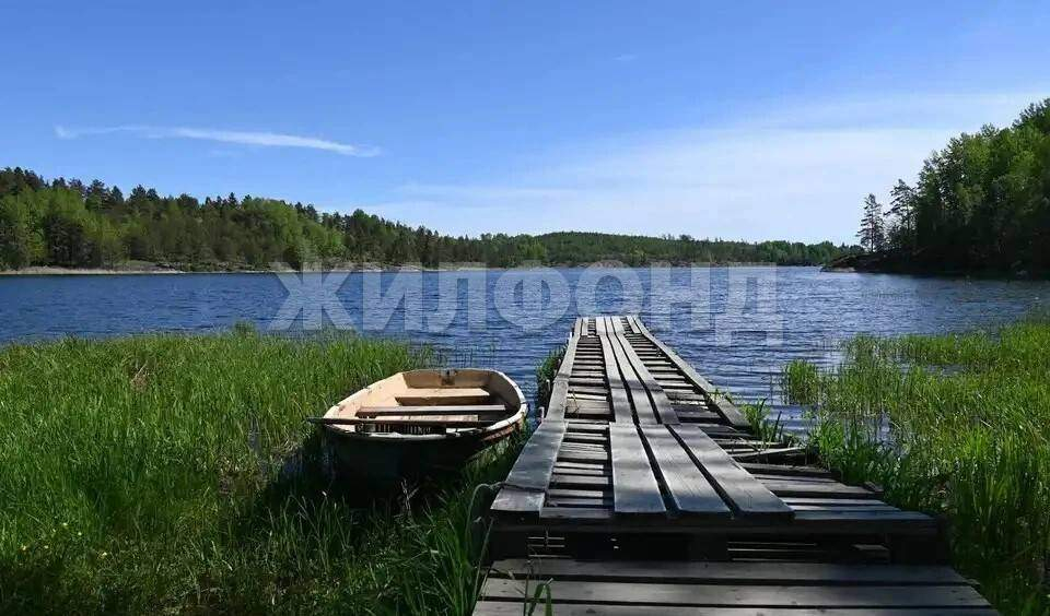 Продам земельный участок 1137 м.кв.