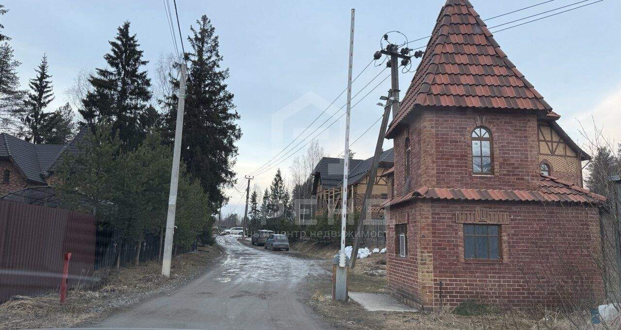 Продам земельный участок 830 м.кв.
