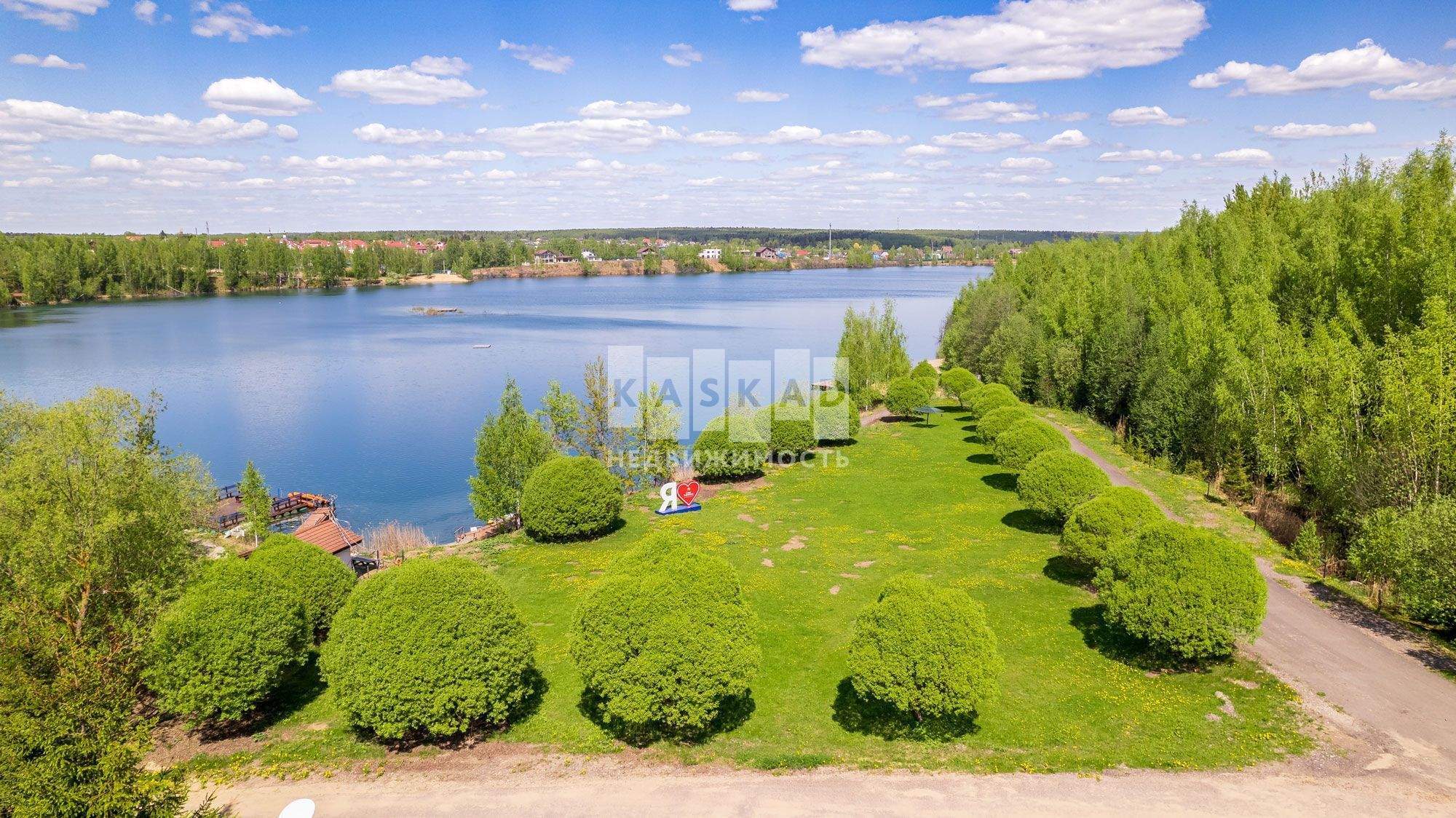 Продам земельный участок 800 м.кв.