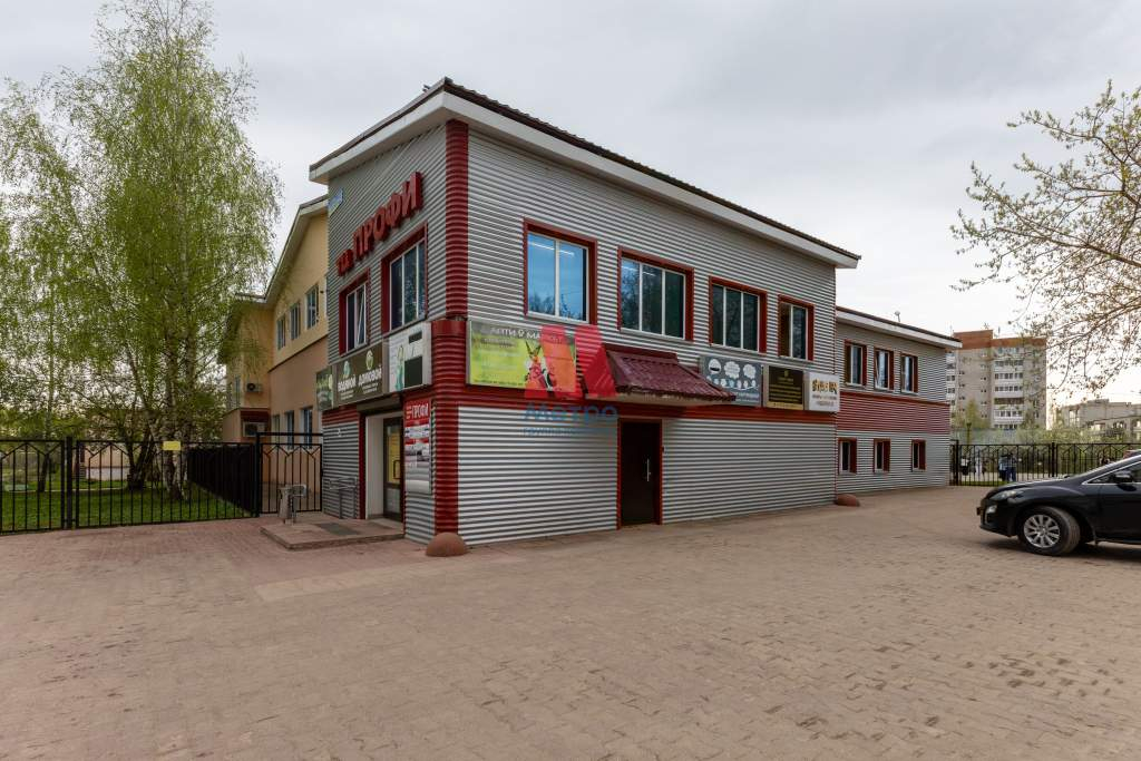 Продам торговое помещение 1013.8 м.кв.